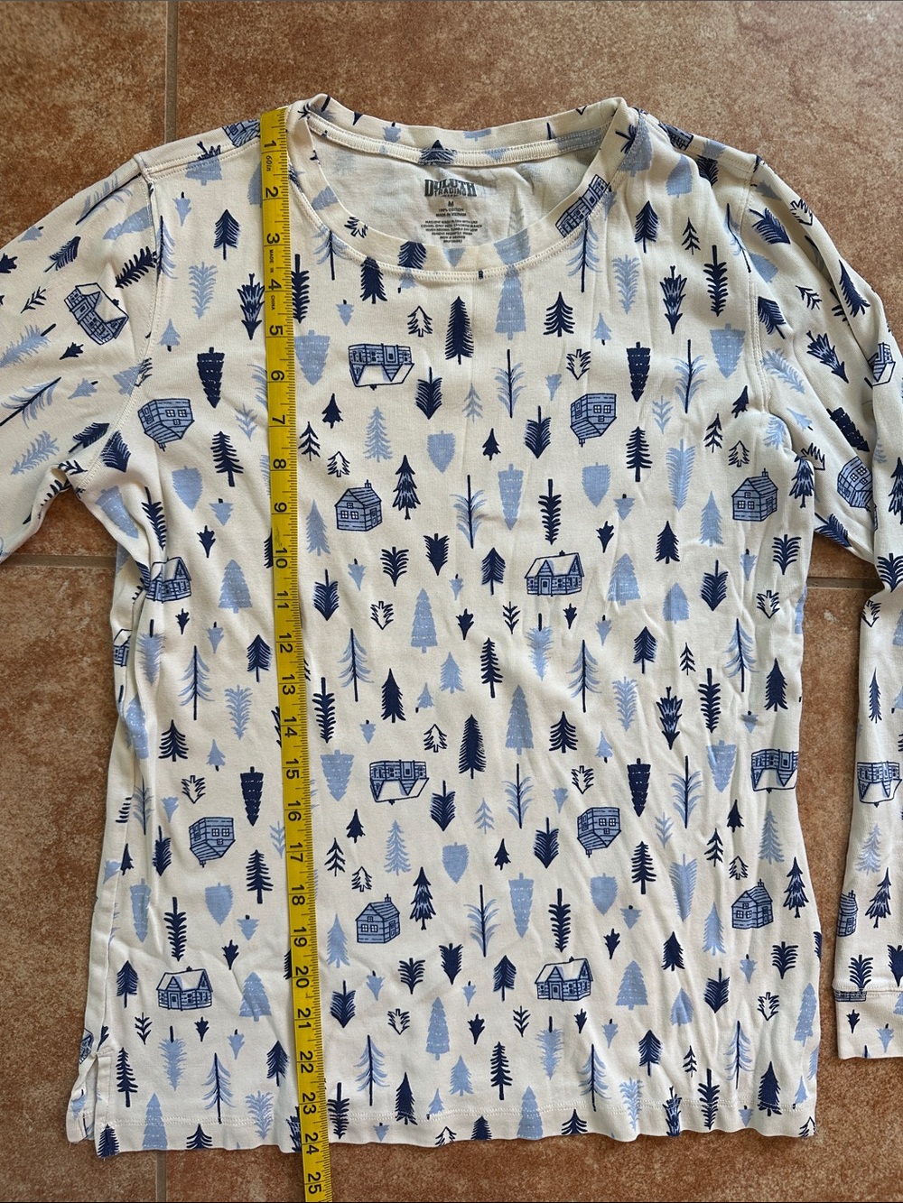 Duluth Trading Co Cream and Blue Winter Woodland Print Women’s Pajama Set - Picture 5 of 9